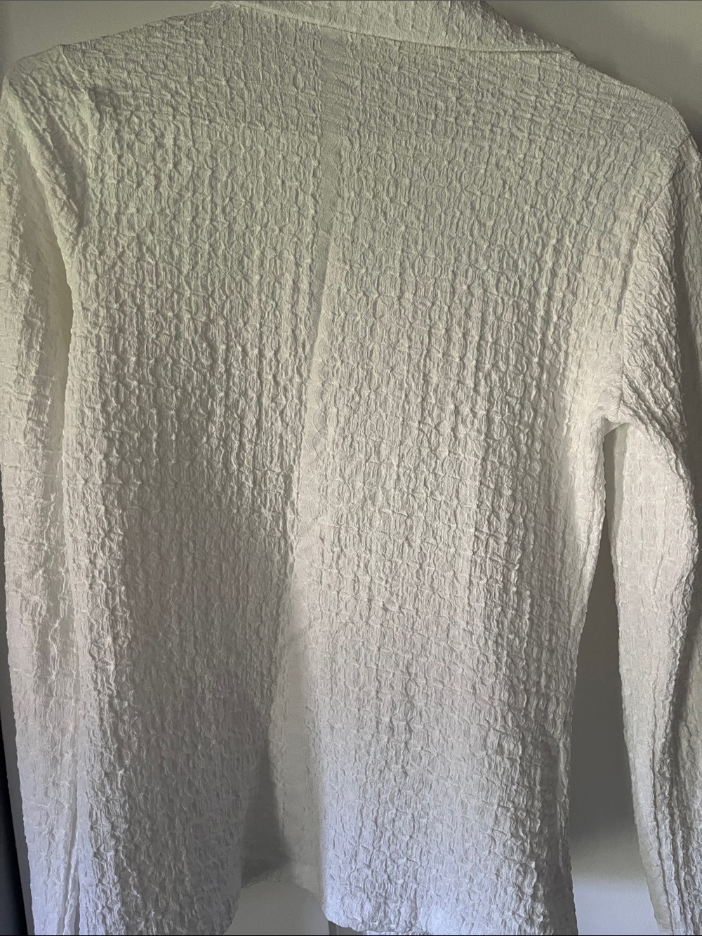 Textured White Button-Front Long Sleeve Shirt - Picture 3 of 5